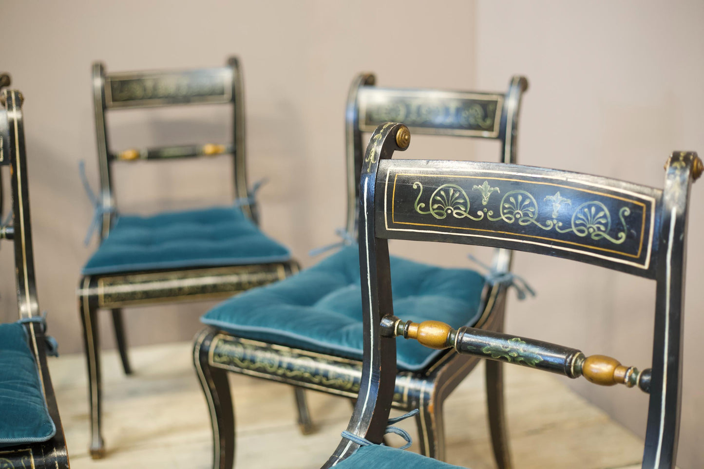 Set of 8 Georgian regency period dining chairs with painted decoration