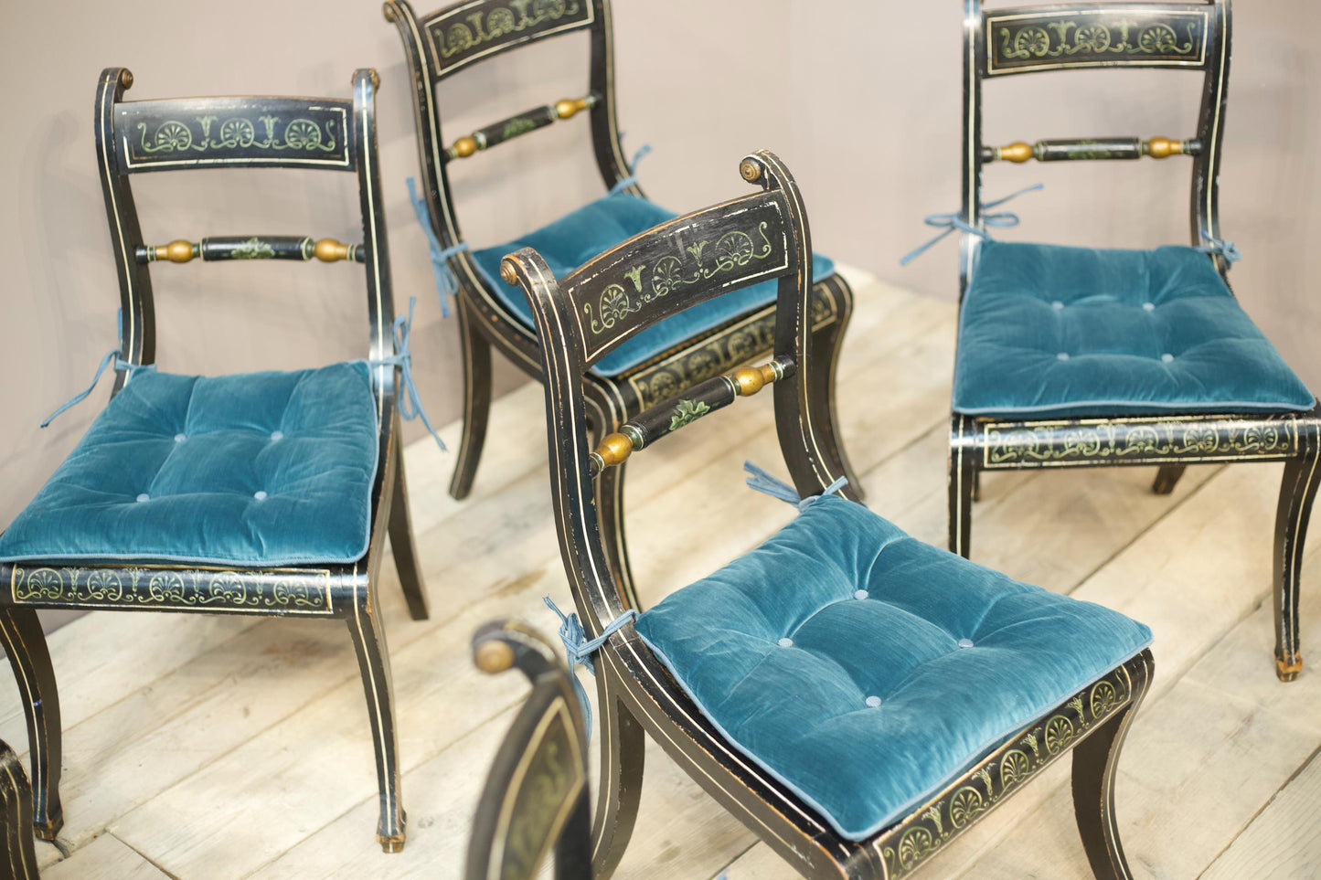 Set of 8 Georgian regency period dining chairs with painted decoration