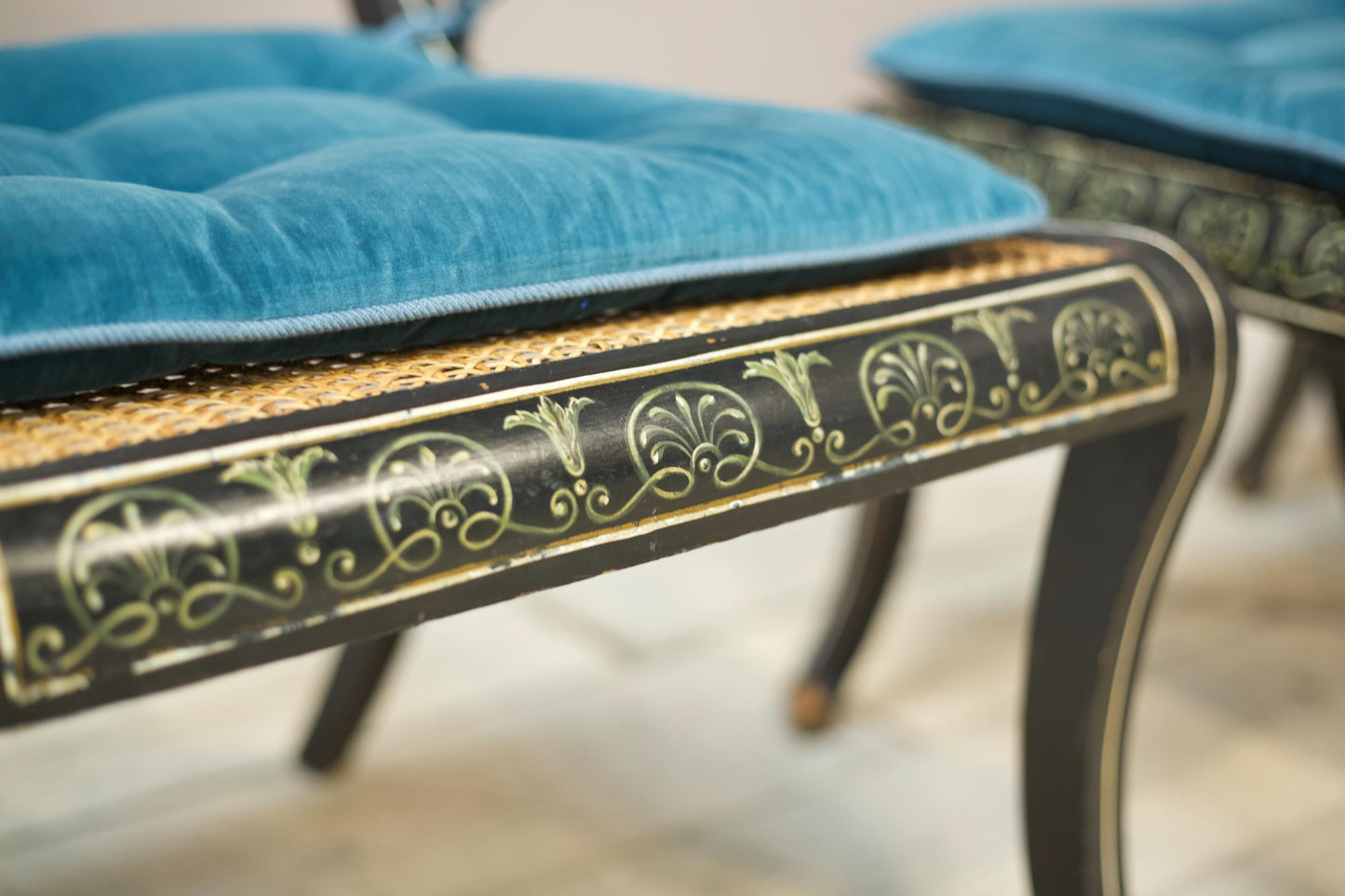 Set of 8 Georgian regency period dining chairs with painted decoration