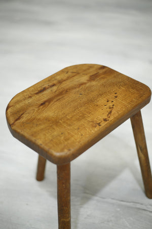 Pair of 20th century French elm country stools No2