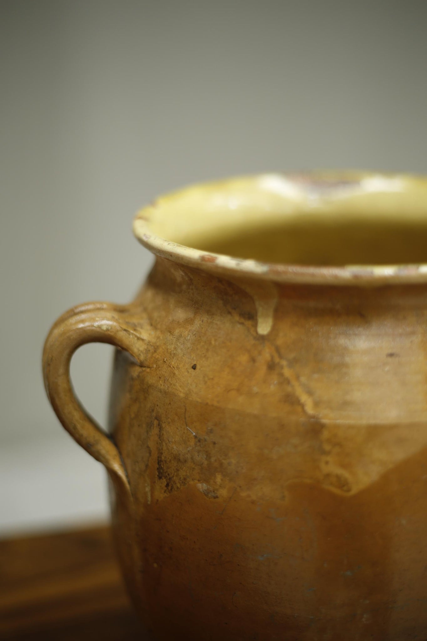 Early 20th century yellow glazed confit pot