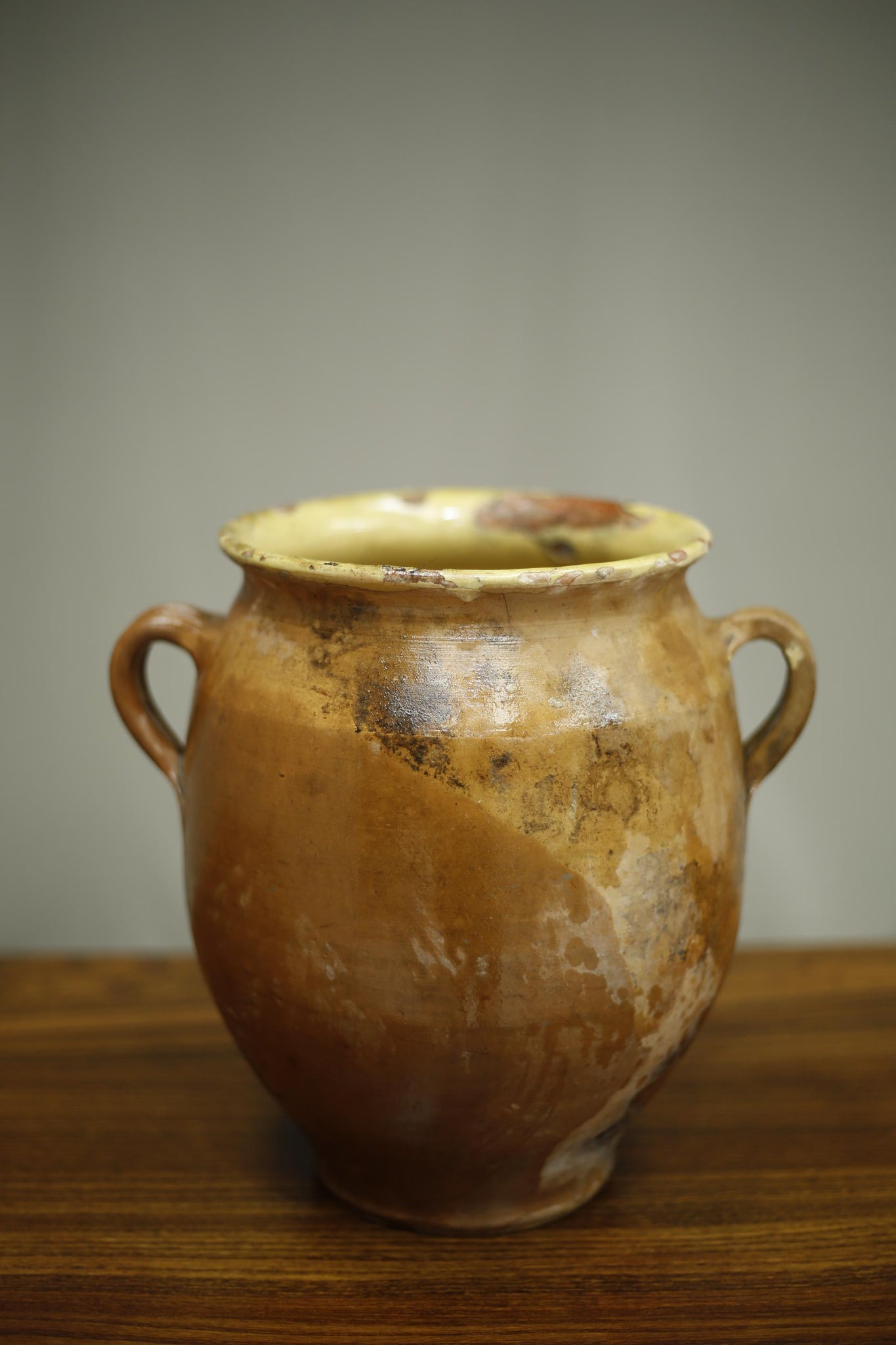 Early 20th century yellow glazed confit pot