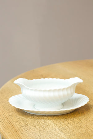 Vintage white porcelain fixed sauce bowl