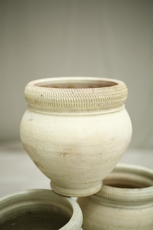 12x Late 20th century Terracotta garden pots with detailed rim