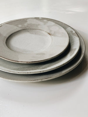 Matte wide rim plates by Eren